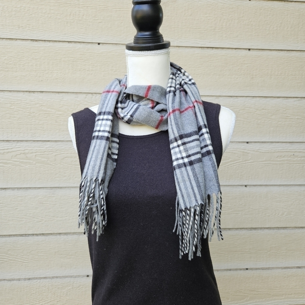 Cashmink by V. Fraas gray plaid scarf with fringe